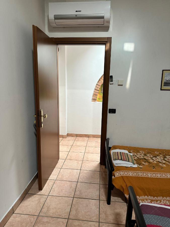 Agriturismo La Rasdora ポルト・マントヴァーノ エクステリア 写真