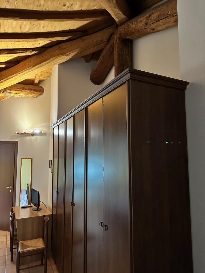 Agriturismo La Rasdora ポルト・マントヴァーノ エクステリア 写真